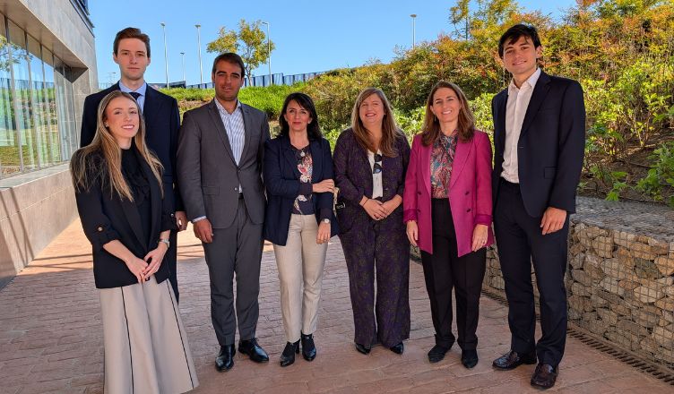 La Universidad Loyola ha celebrado el Desayuno Kanpus “Más allá del Balance: El mundo real de los mercados y el M&A” con Kutxabank