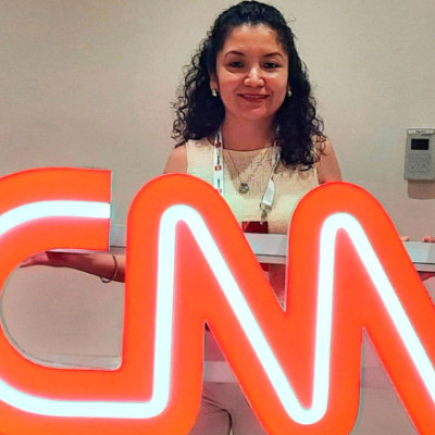 Noelia Becerra, alumna del Máster en Periodismo Digital Multiplataforma Loyola – CNN, ha participado en la simulación pionera en el entrenamiento de periodistas.